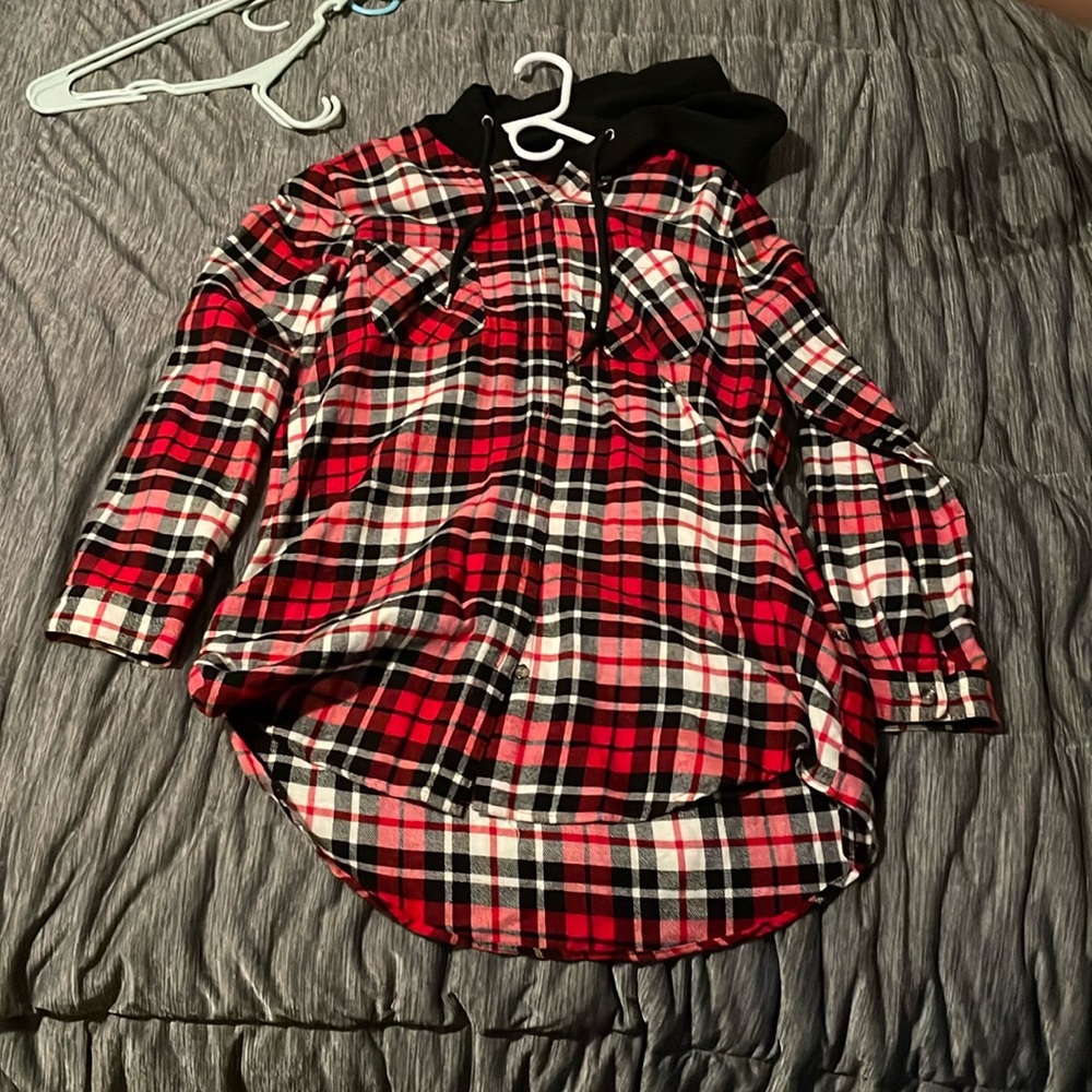 Women’s hoodie button-down flannel